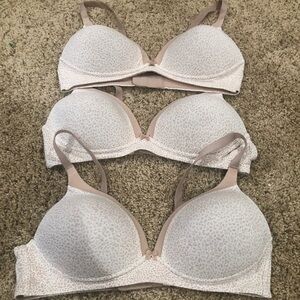 Warner / Woman’s/ wireless tee shirt bras /34C / Bundle of 3 / hook and eye